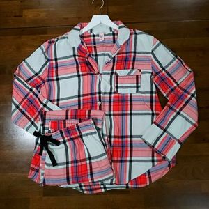Victoria's Secret Plaid Pajama Set size Me…
